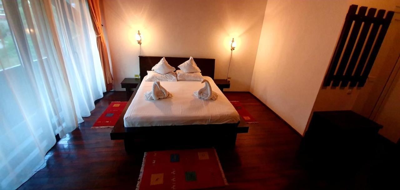 Casa Frent Hotel เปรดัล ภายนอก รูปภาพ